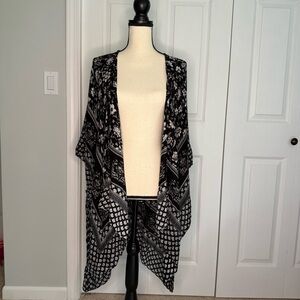 Black and White Patterned Kimono